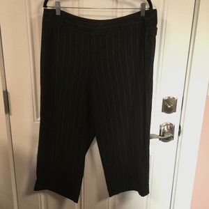 Women's Nine West Capri Slacks Black with Brown Pinstripes with Leg Cuffs - 14W